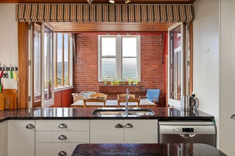 Photo of property in 2/32 Pitt Street, Wadestown, Wellington, 6012