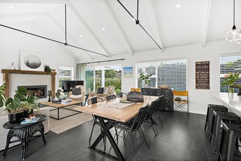 Photo of property in 2 Awanui Crescent, Matakana, 0985