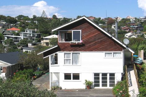 Photo of property in 37 Masterton Road, Rothesay Bay, Auckland, 0630