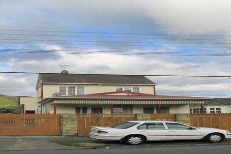 Photo of property in 32 Reynolds Street, Taita, Lower Hutt, 5011