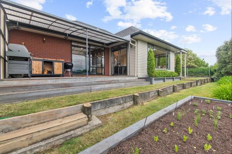 Photo of property in 63 Ruapehu Drive, Fitzherbert, Palmerston North, 4410