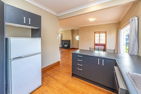 Photo of property in 8 Peakes Road, Saint Johns Hill, Whanganui, 4501