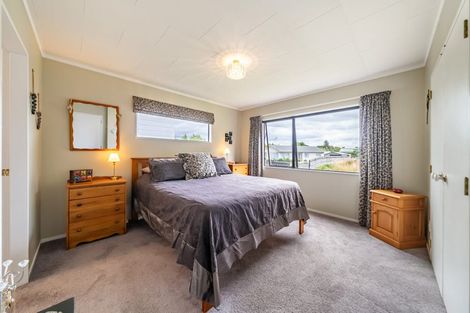 Photo of property in 30 Delaware Grove, Totara Park, Upper Hutt, 5018
