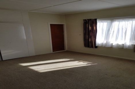 Photo of property in 12 Avenue Road, West End, Timaru, 7910