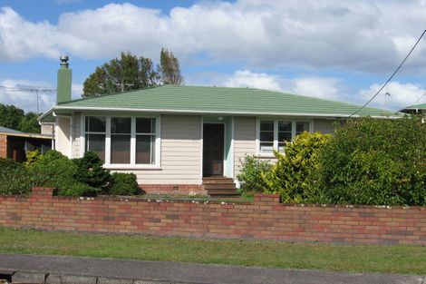 Photo of property in 35 Ward Crescent, Te Atatu Peninsula, Auckland, 0610