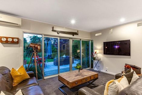 Photo of property in 19 Fleetwood Grove, Waikanae, 5036