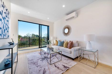 Photo of property in 2/32 Tiraumea Drive, Pakuranga, Auckland, 2010