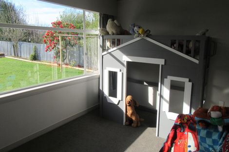 Photo of property in 30 Timaru Road, Waimate, 7924