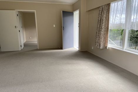 Photo of property in 2/5 Finn Place, Totara Vale, Auckland, 0629