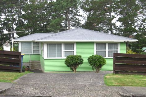 Photo of property in 24 Crystal Avenue, Glendene, Auckland, 0602