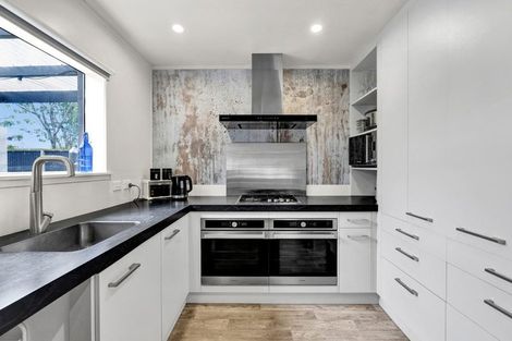 Photo of property in 4 Douglas Street, Hawera, 4610