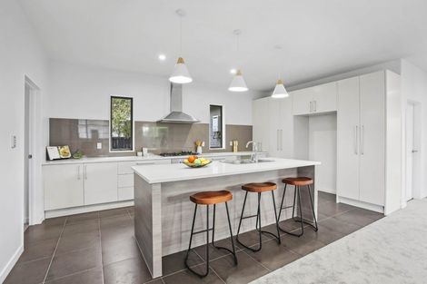 Photo of property in 108 Simpson Road, Henderson Valley, Auckland, 0614