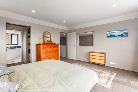 Photo of property in 11 Glengavel Grove, Papakowhai, Porirua, 5024