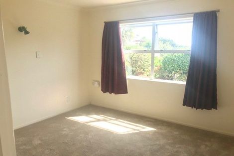 Photo of property in 11 Valkyria Place, Beach Haven, Auckland, 0626