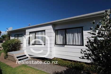 Photo of property in 1 Anglers Way, Wattle Downs, Auckland, 2103