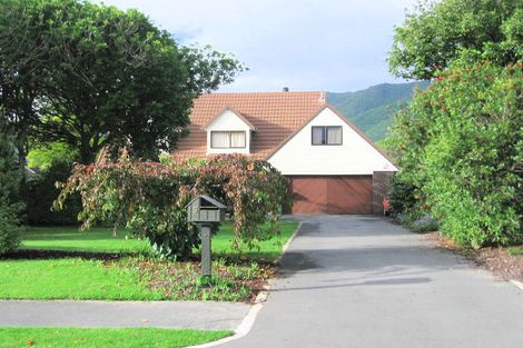 Photo of property in 24 Manu Grove, Waikanae, 5036