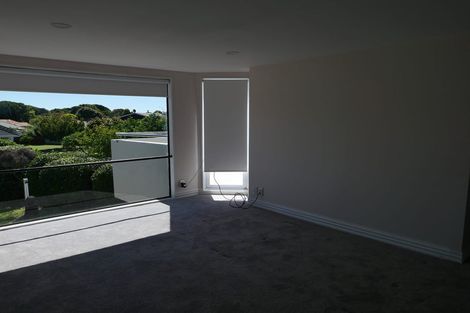 Photo of property in 10 Karu Crescent, Waikanae, 5036