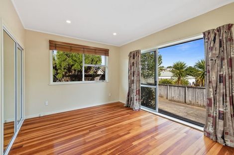 Photo of property in 20 Spencer Road, Pinehill, Auckland, 0632
