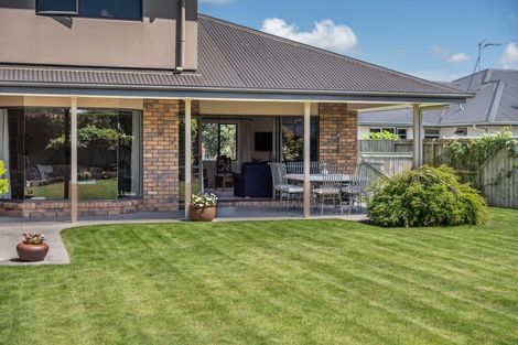 Photo of property in 8 Cooper Crescent, Cambridge, 3434