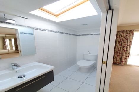 Photo of property in 24 Olena Avenue, Sunnyhills, Auckland, 2010