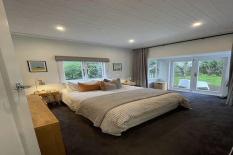 Photo of property in 96 Maupuia Road, Maupuia, Wellington, 6022