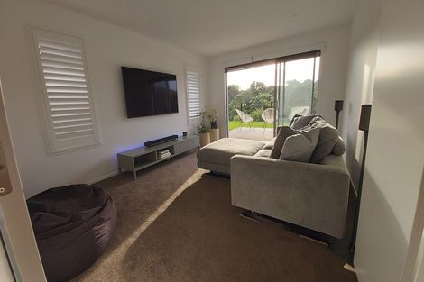 Photo of property in 6a Queens Road, Glen Avon, New Plymouth, 4312