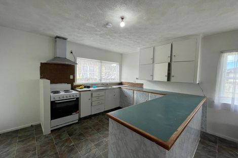 Photo of property in 8 Albert Road, Kelston, Auckland, 0602