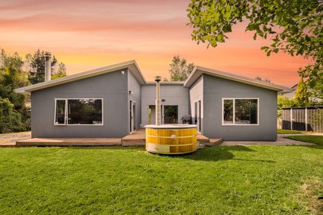 Photo of property in 3 Goodwin Street, Waihola, Milton, 9073