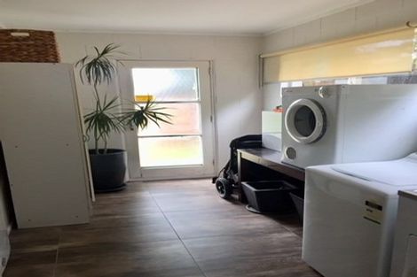 Photo of property in 37 Stapleford Crescent, Browns Bay, Auckland, 0630