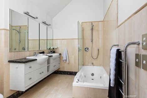 Photo of property in 23 Clermont Terrace, Kelburn, Wellington, 6012