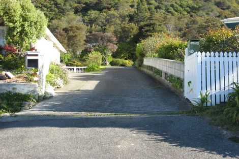 Photo of property in 30a South Terrace, Picton, 7220