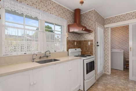 Photo of property in 71 Glencoe Road, Browns Bay, Auckland, 0630