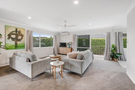 Photo of property in 2/31 Alice Avenue, Orewa, 0931