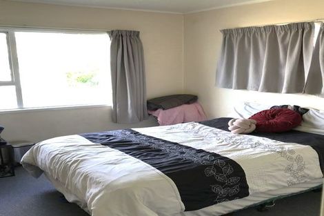 Photo of property in 30 Sungrove Rise, Sunnyvale, Auckland, 0612