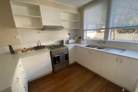 Photo of property in 27 Cook Street, Marfell, New Plymouth, 4310