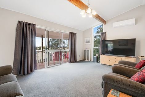 Photo of property in 11 Fairway Avenue, Red Beach, 0932