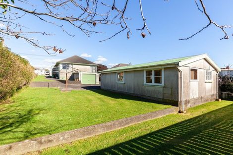 Photo of property in 7 Banks Street, Marfell, New Plymouth, 4310