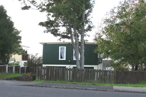 Photo of property in 36 Royal Road, Massey, Auckland, 0614