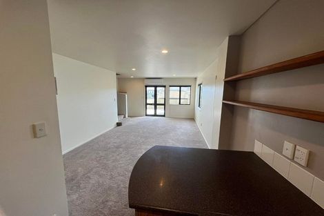 Photo of property in 4 Pannill Place, Oteha, Auckland, 0632