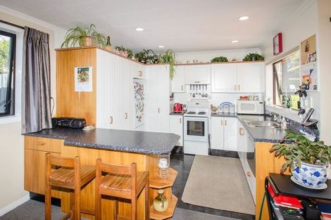 Photo of property in 16 Severn Street, Green Island, Dunedin, 9018