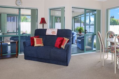 Photo of property in 1 Poinsettia Place, Henderson, Auckland, 0610