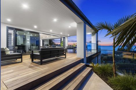 Photo of property in 16 Island View Terrace, Cockle Bay, Auckland, 2014