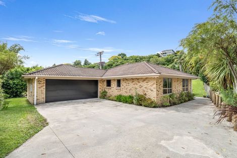 Photo of property in 8 Libra Place, Kawaha Point, Rotorua, 3010