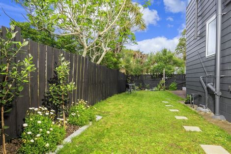 Photo of property in 2/14 Esmonde Road, Takapuna, Auckland, 0622