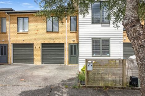 Photo of property in 6 Barnea Circle, Glen Eden, Auckland, 0602