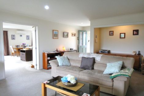 Photo of property in 4 Wai Place, One Tree Point, 0118