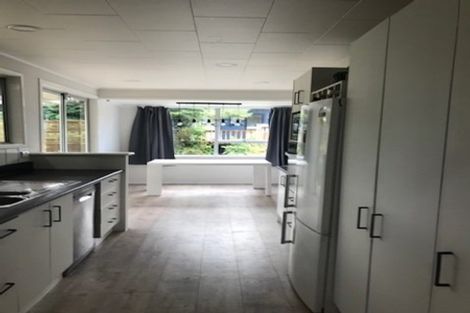 Photo of property in 77 Brian Crescent, Stanmore Bay, Whangaparaoa, 0932