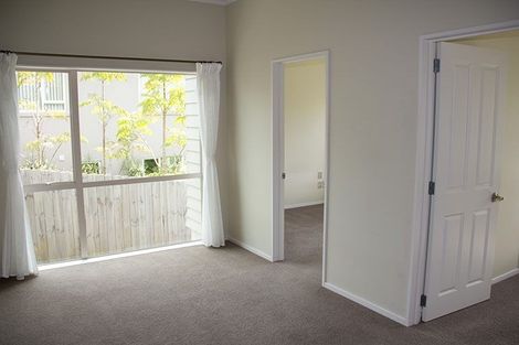 Photo of property in 11 Springvale Drive, Fairview Heights, Auckland, 0632