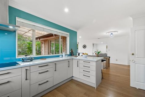 Photo of property in 16 Semillon Avenue, Henderson, Auckland, 0612