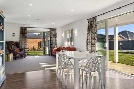 Photo of property in 13 Mcivor Place, Rangiora, 7400